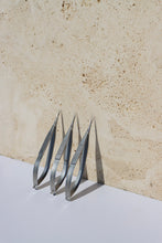 Load image into Gallery viewer, Halo Brow Scissors 2.0